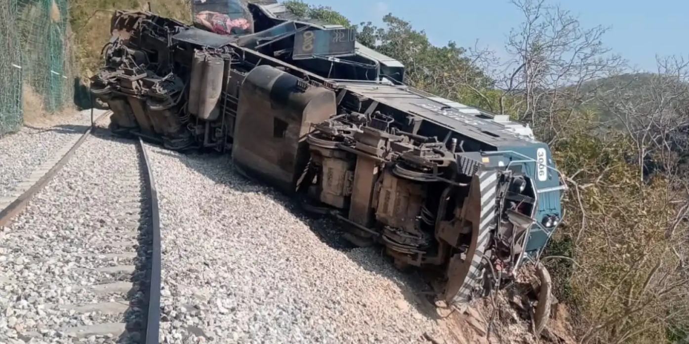 Familia de víctimas del accidente del Tren Interoceánico presenta denuncia ante la FGR