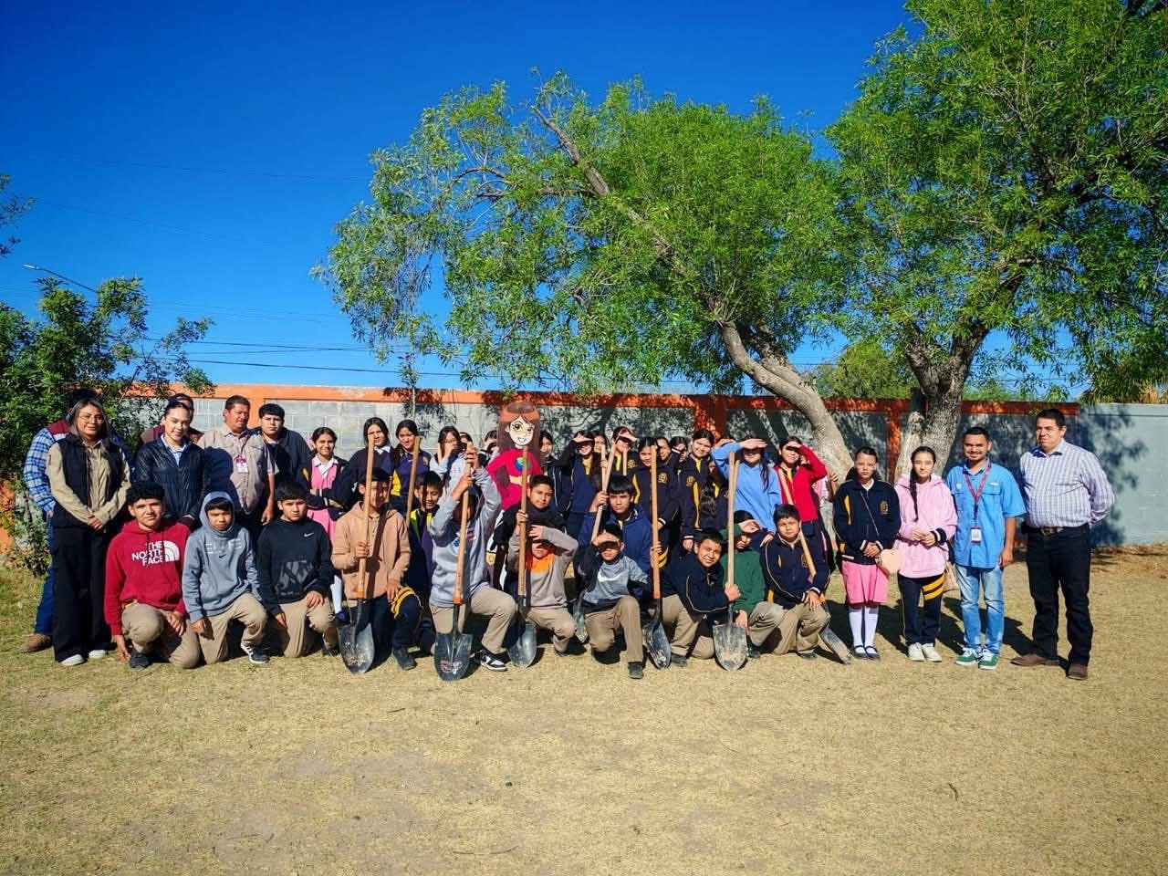 Preparan pulmón escolar: Capacitan a estudiantes en cuidado forestal