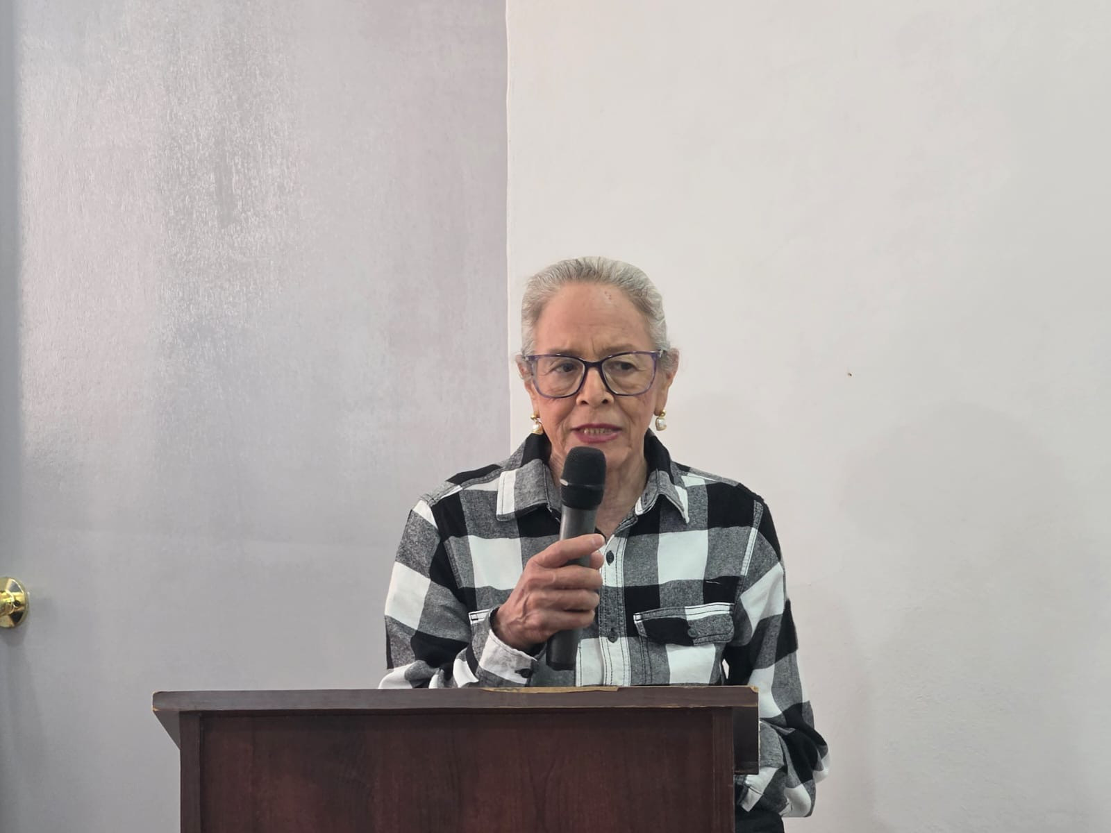 Entregan clientes de suoermercado más de 734 mil pesos al Patronato Pro-Ancianos "El Buen Pastor"