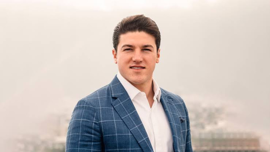 Samuel García impugna la multa del INE por publicaciones de Mariana Rodríguez