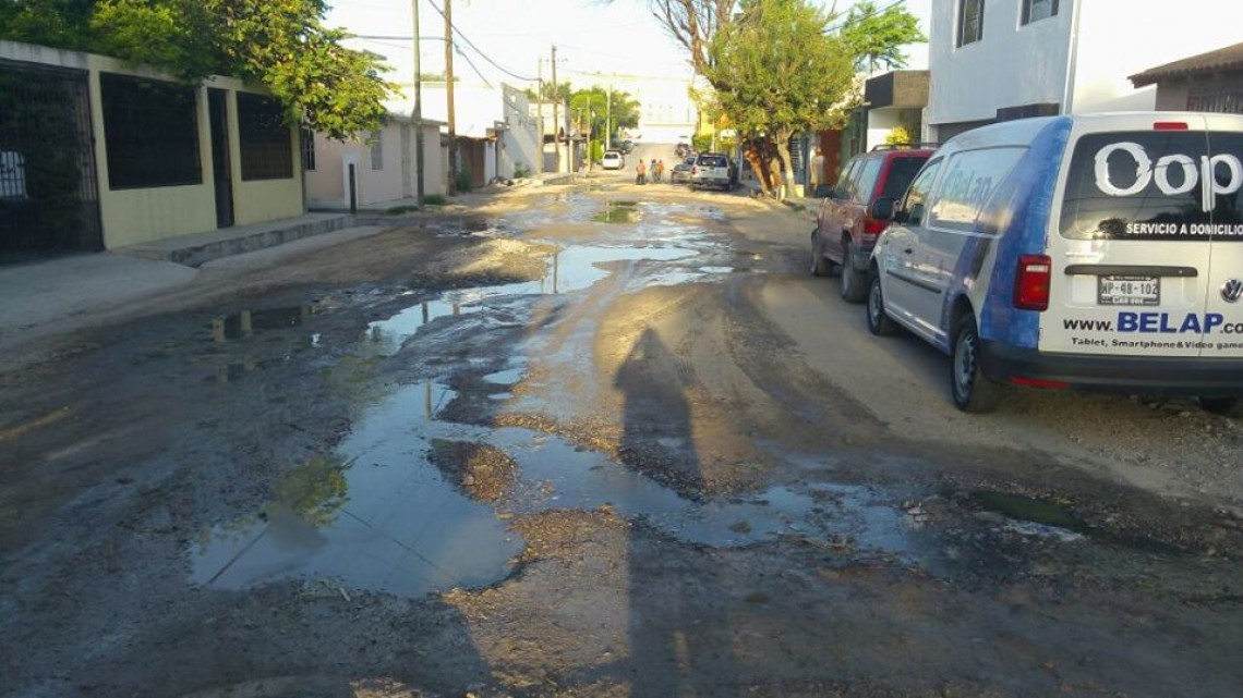 Comapa trabaja con equipo vactor