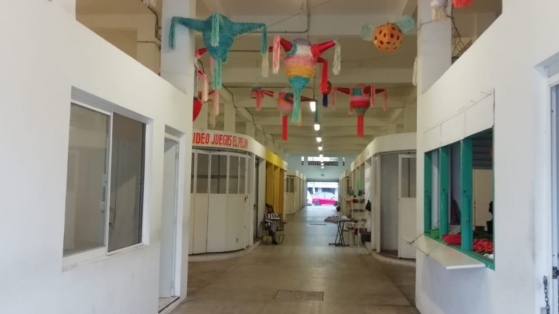 Solo un 10% de los locales del Avila Camacho están abiertos