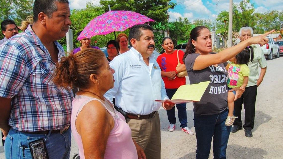 Dan banderazo para inicio de pavimentación
