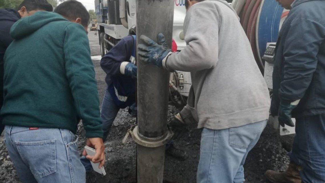 Comapa trabaja con equipo vactor