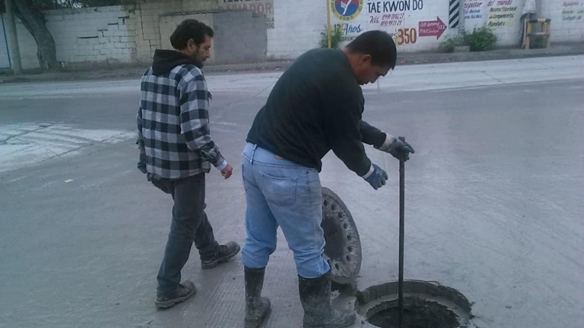 Comapa trabaja con equipo vactor