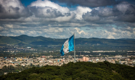 Guatemala acoge con polémica a barco abortista en su primera visita a América