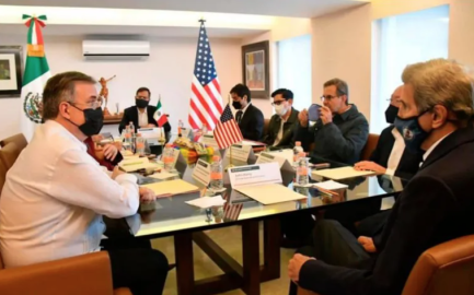 Llega a México John Kerry para analizar el programa "Sembrando Vida" 