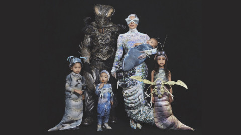 La familia West-Kardashian posa con un nuevo disfraz