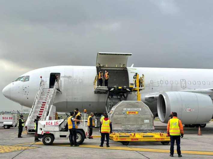 Arriban a México 500 mil dosis de vacunas Pfizer contra COVID-19 donadas por Corea del Sur 