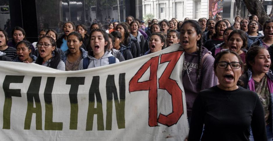 Niega AMLO que investigación de los 43 normalistas de Ayotzinapa se encuentre "estancada"