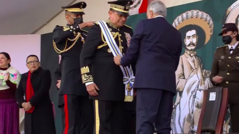 Así se vive el Desfile por el 111 Aniversario de la Revolución Mexicana encabezada por AMLO 