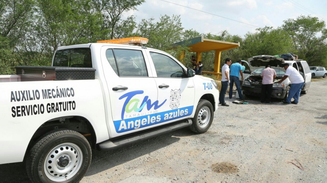 Ángeles Azules en atención a automovilistas de Tamaulipas