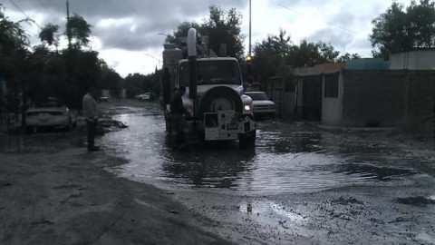 Soluciona COMAPA servicio en líneas generales de drenaje