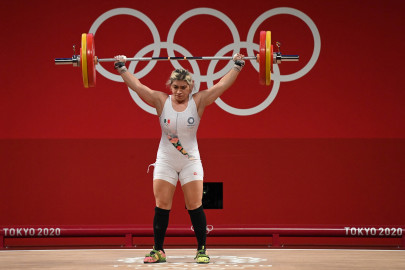 ¡Llegó la tercera presea para México! Aremi Fuentes obtiene el bronce en halterofilia 