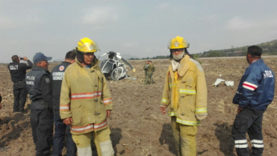 Helicóptero sufre fallas y se desploma en Huehuetoca, Edomex 