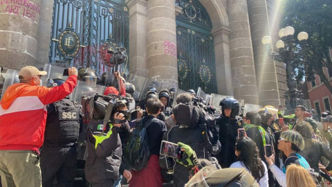 Suspenden sesión por agresiones en Congreso de CDMX; se discutía "infancias trans"