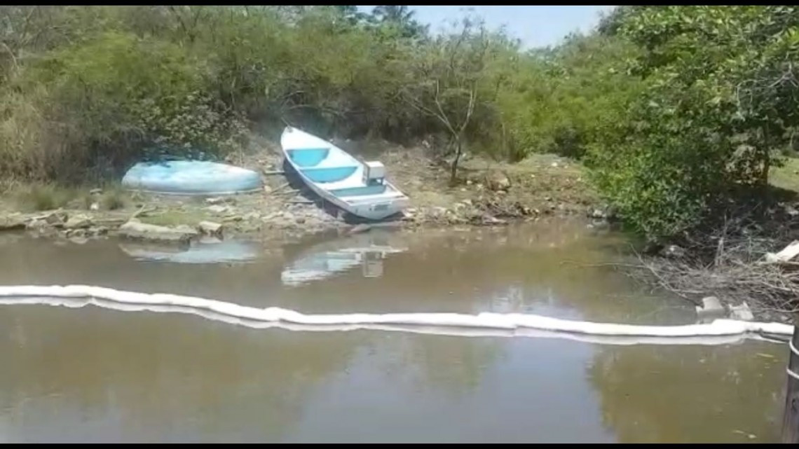 Lluvia genera arrastre de aceite en La Barra