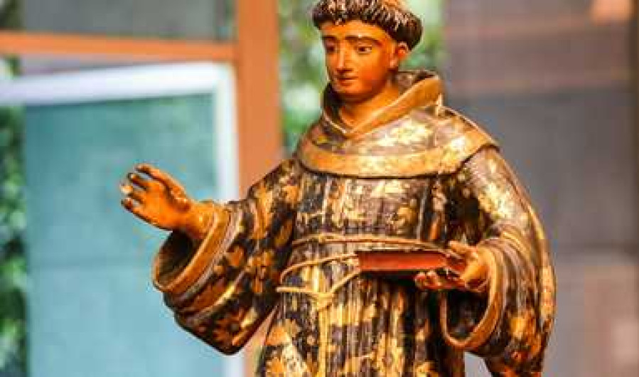 Entrega Estados Unidos a México escultura virreinal robada hace 20 años