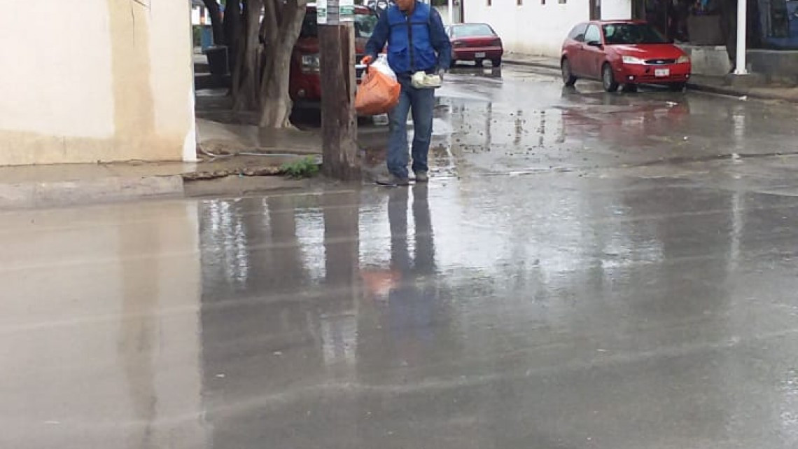 Solicita Gobierno Municipal evitar arrojar basura a la vía pública