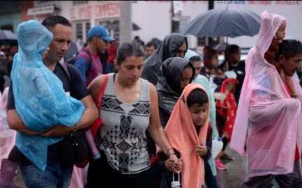 Caravana migrante sale de Chiapas y protesta sobre la cumbre continental 