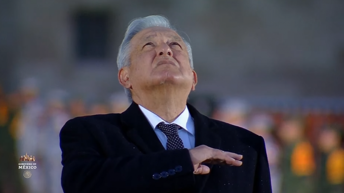 19 de septiembre: Izan la bandera en el Zócalo en memoria de las víctimas de los sismos del 85 y 2017