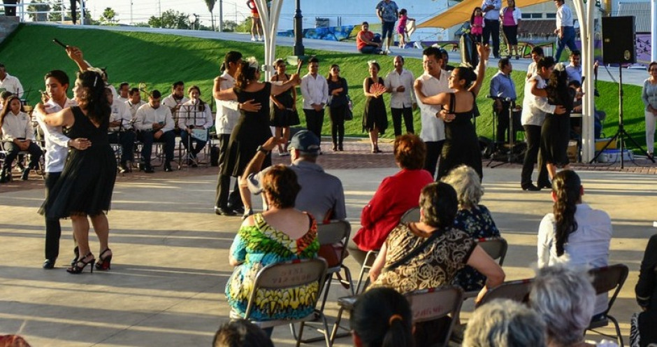 Habrá “Noche de Danzón” en la plaza Simón Bolívar