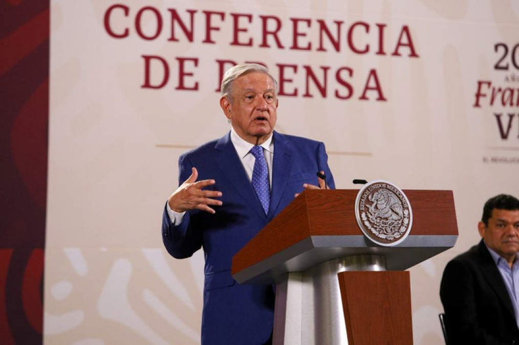 Acatará AMLO "bajo protesta" resolución del INE sobre Xóchitl Gálvez