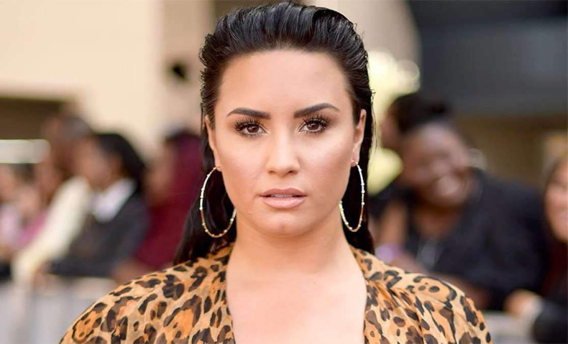 Demi Lovato está "despierta" y con su familia en el hospital