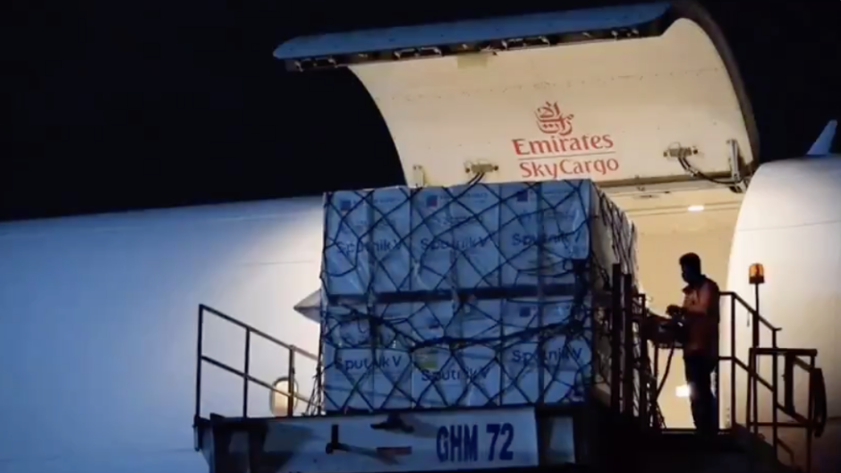 Llega embarque con 200 mil segundas dosis de vacuna Sputnik V