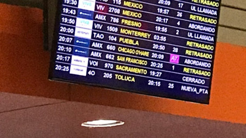 Retrasos en VivaAerobús de hasta 5 horas