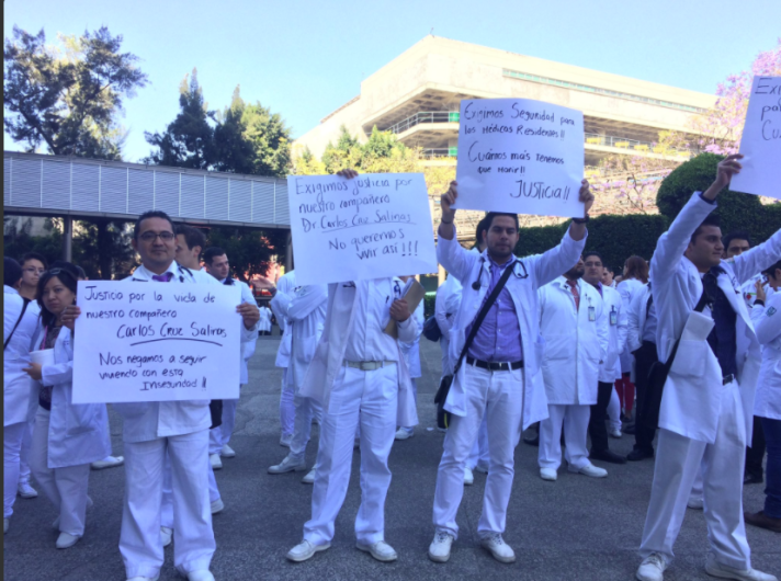 Analizan cámaras para localizar al homicida de médico del hospital La Raza