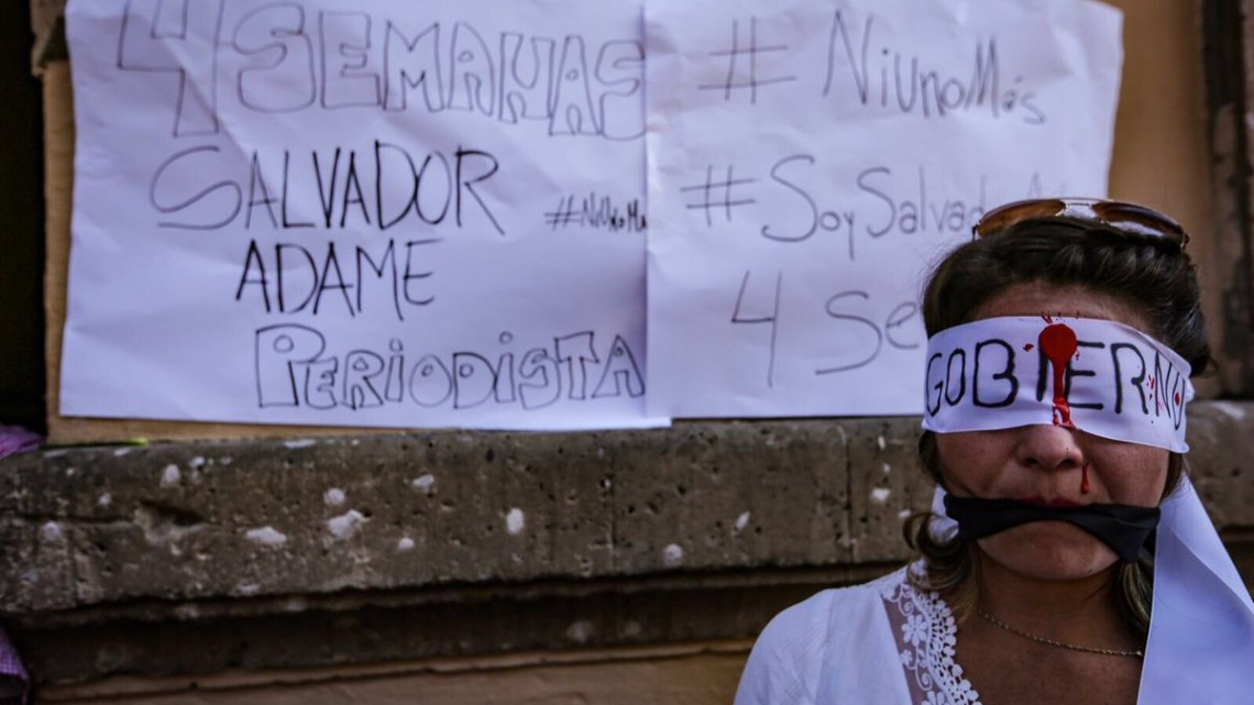 Protestas en Morelia tras cuatro semanas de la desaparición de Salvador Adame