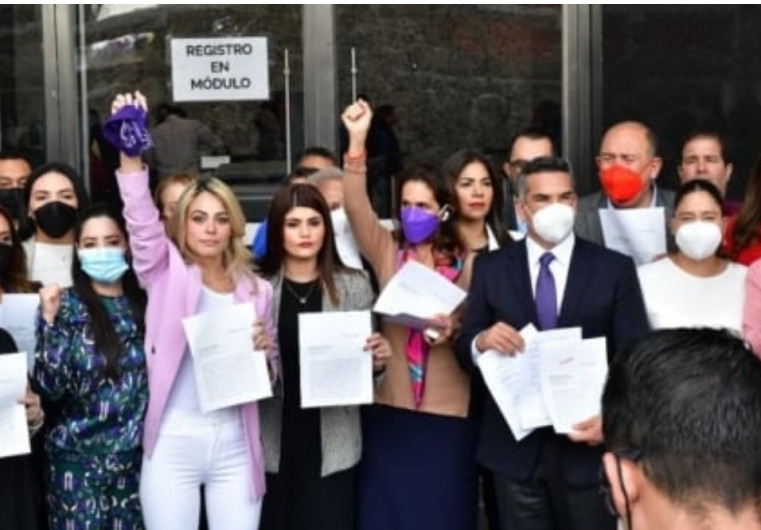 Denuncian penalmente a Layda Sansores por violencia de género 