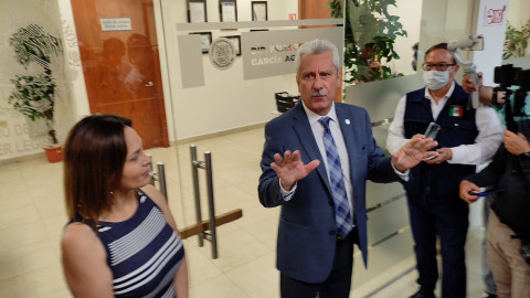 Clausuran diputados de Morena salón de sesiones 