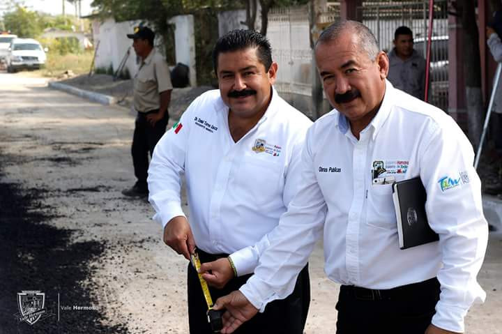 Supervisan obra de pavimentación
