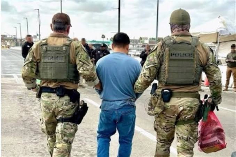 EU entrega a México a Ariel Núñez Figueroa, sospechoso en el caso Ayotzinapa