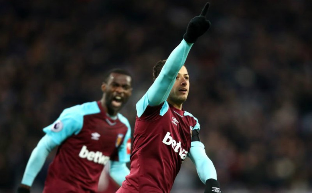 Chicharito rescata al West Ham de la derrota
