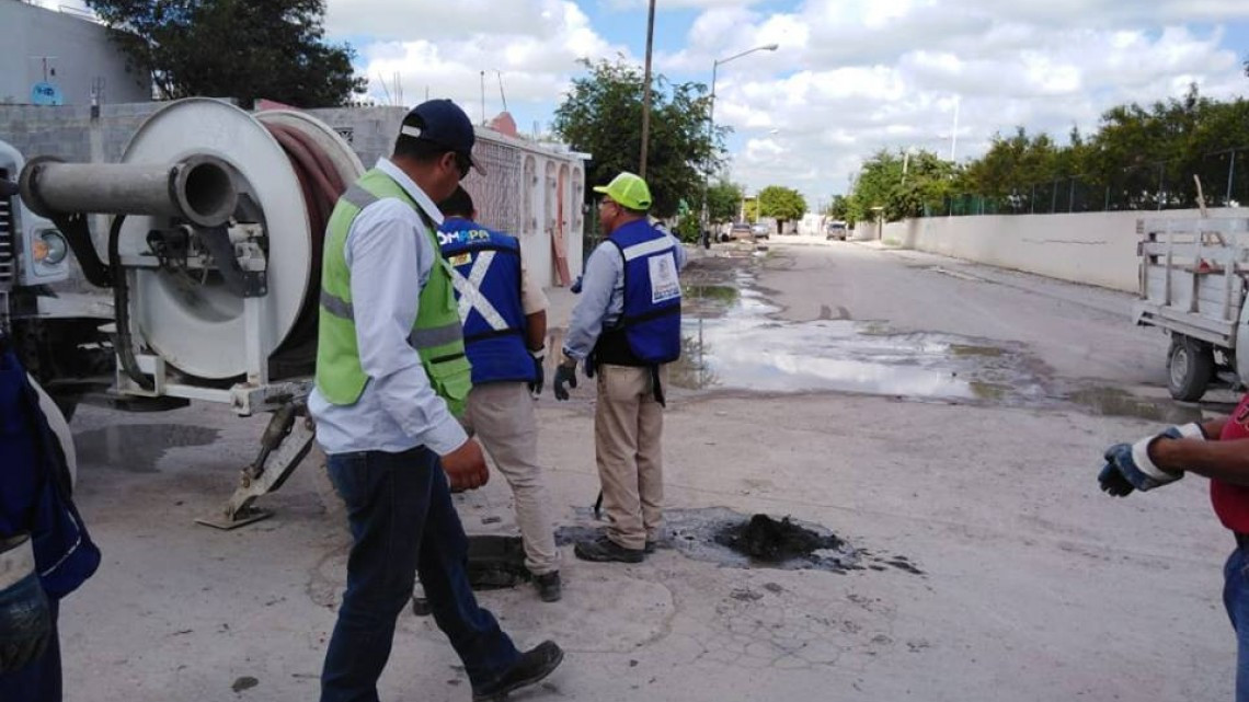 Comapa trabaja con equipo vactor