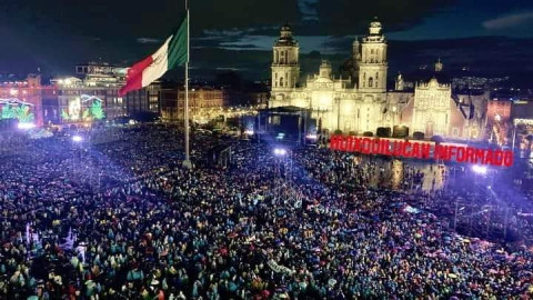 AMLO celebra el grito de Independencia desde el Zócalo