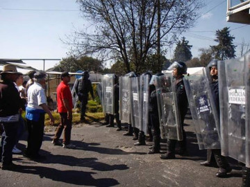 Libera Policía Federal 22 carreteras bloqueadas contra "gasolinazo"