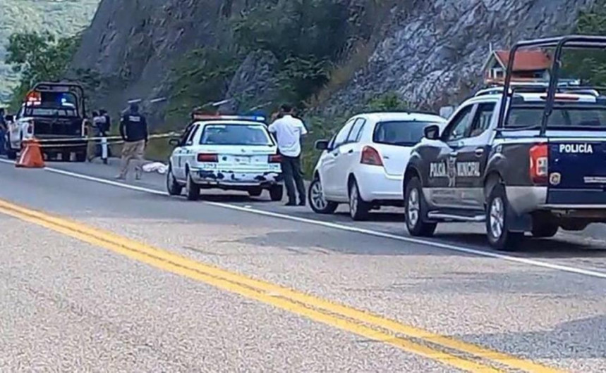 Dos migrantes ecuatorianos mueren en accidente carretero en Oaxaca