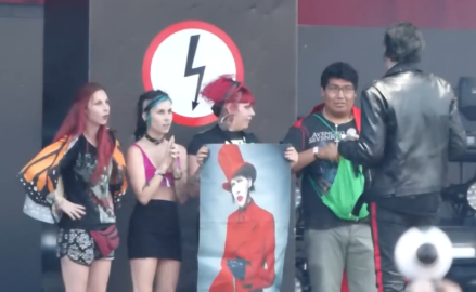 El humillante momento que le hizo pasar Marilyn Manson a un fanático en un concierto