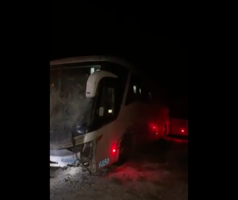 Al menos 8 lesionados tras accidente de autobús de pasajeros en Nuevo León