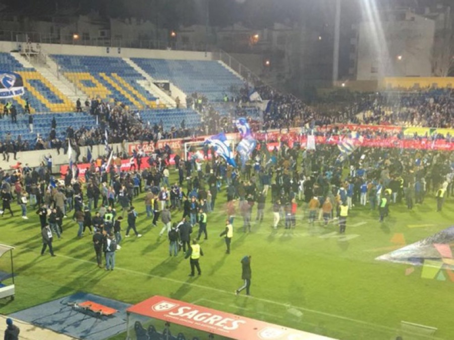 Porto suspende partido ante posible derrumbe