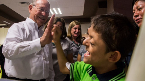 Chuchín convive con niños especiales de Matamoros