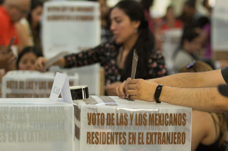 Promoverá AMLO campaña para facilitar votación de mexicanos en el extranjero 
