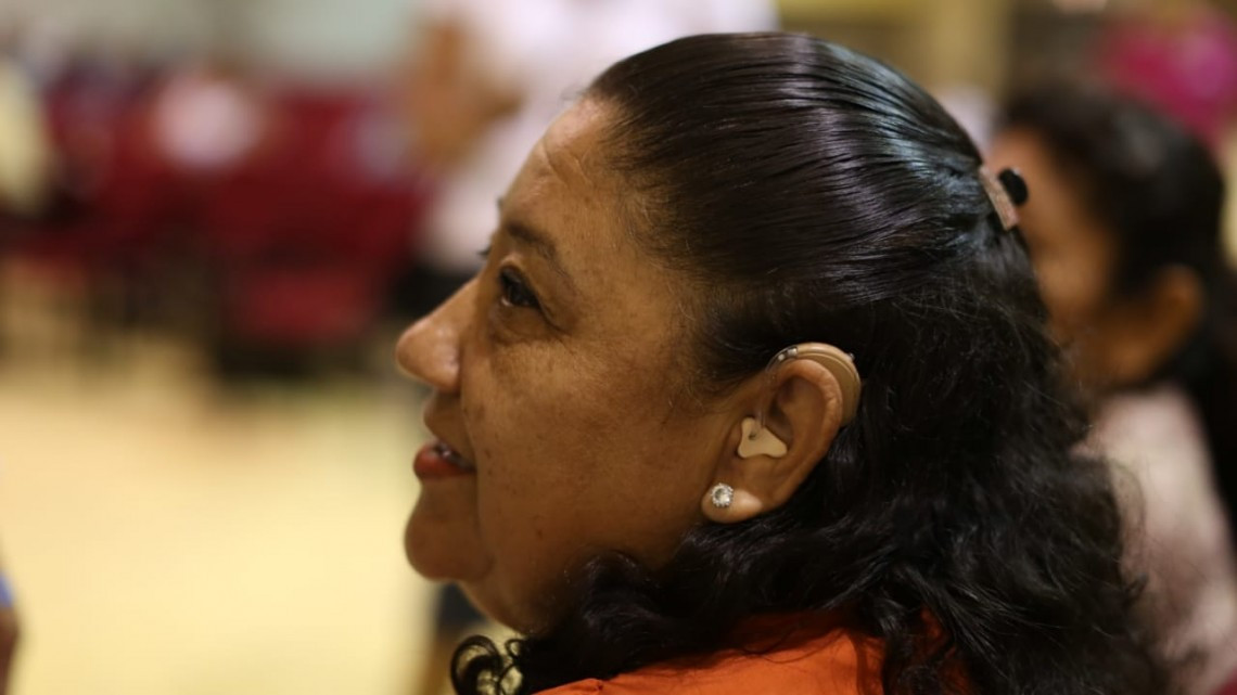 DIF Tamaulipas entrega lentes graduados y aparatos auditivos