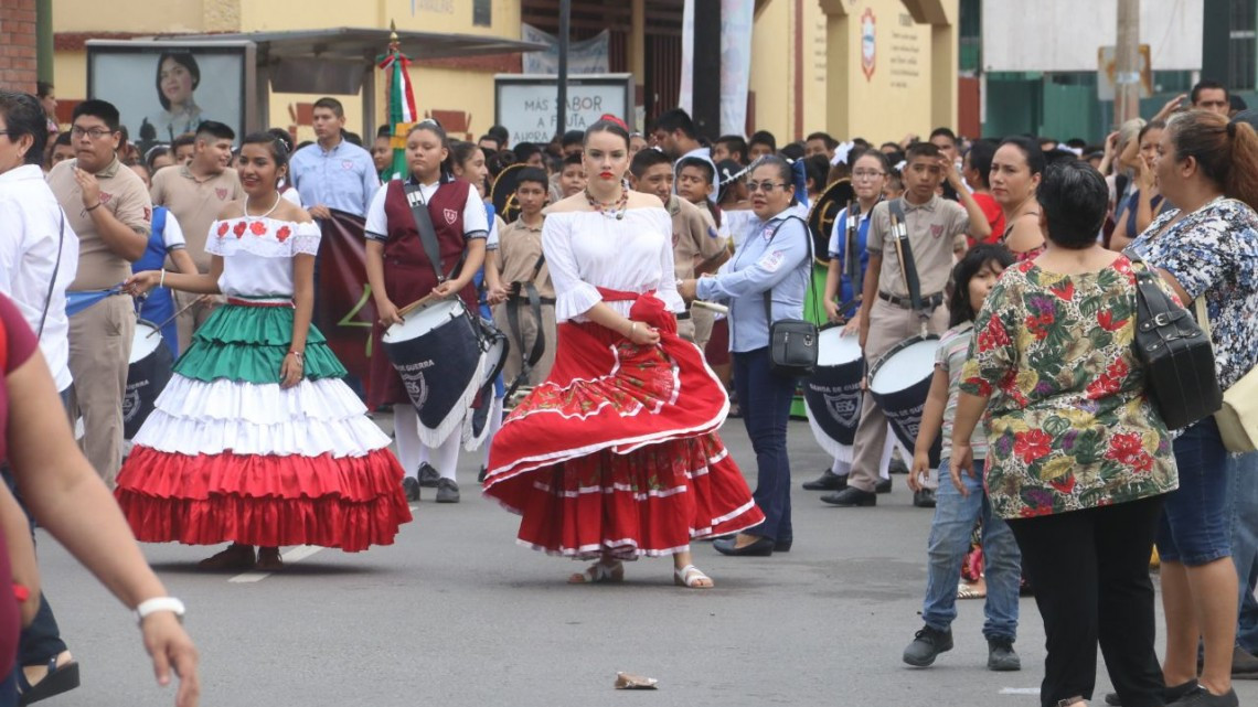 Realizan con éxito desfile conmemorativo de la independencia de México