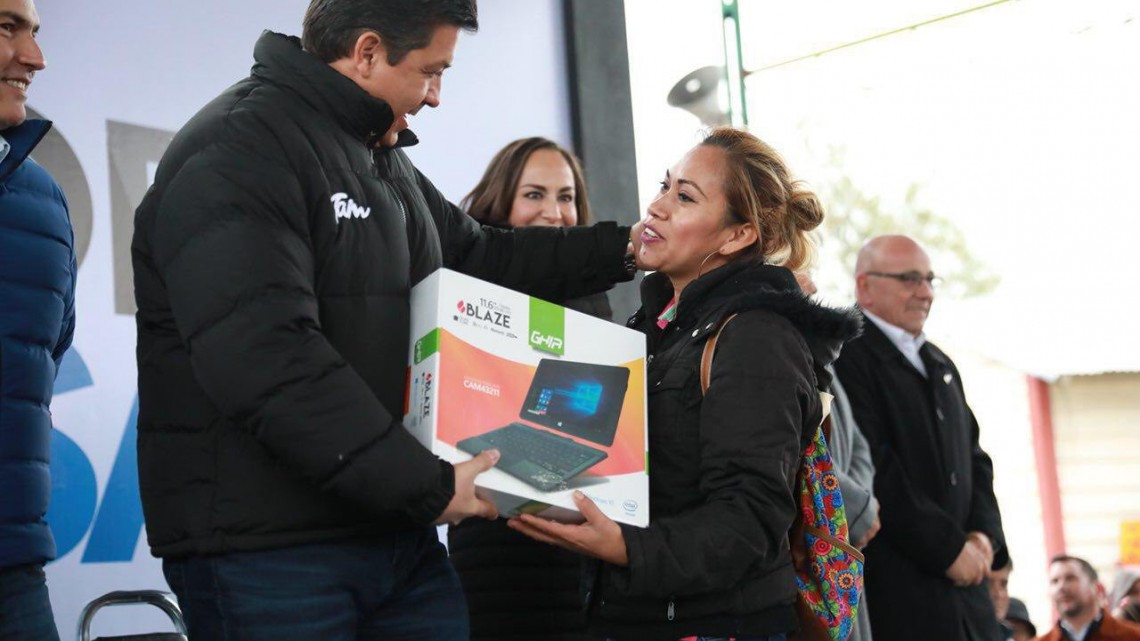 Apoyos en beneficio de reynosenses son entregados