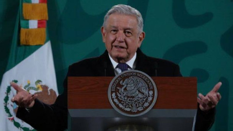 Asegura López Obrador que compra de refinería Deer Park concluirá en enero